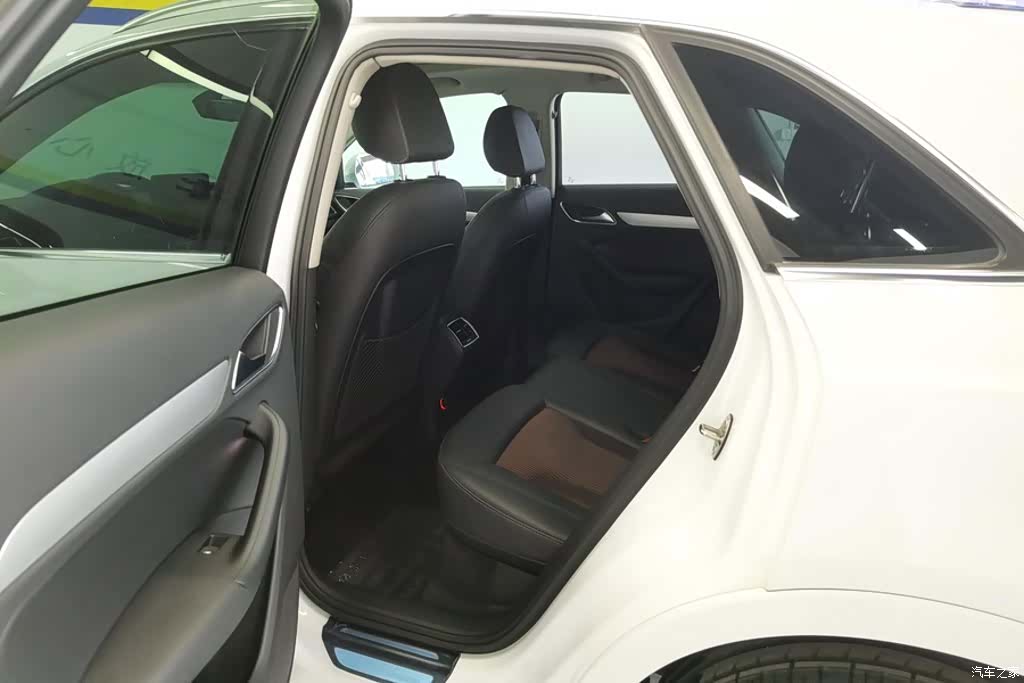 Audi Q3, 2018 11
