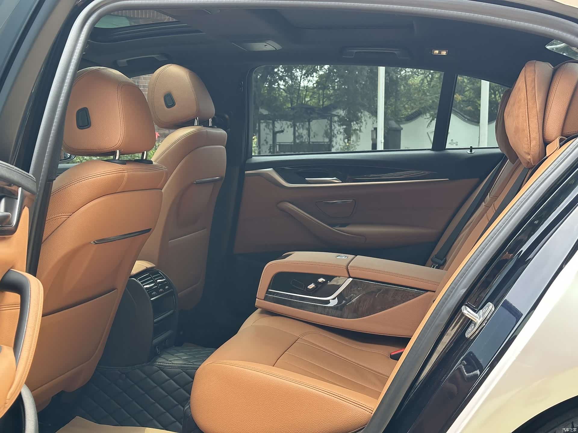 BMW 5 Series, 2019 27