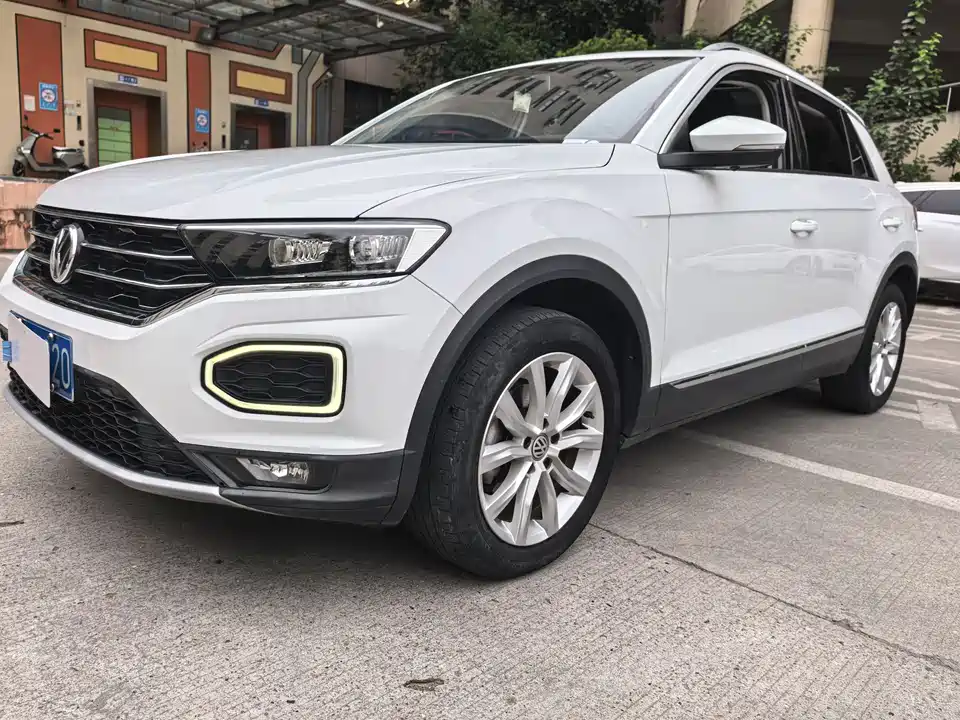 Volkswagen T-ROC exploring Songs