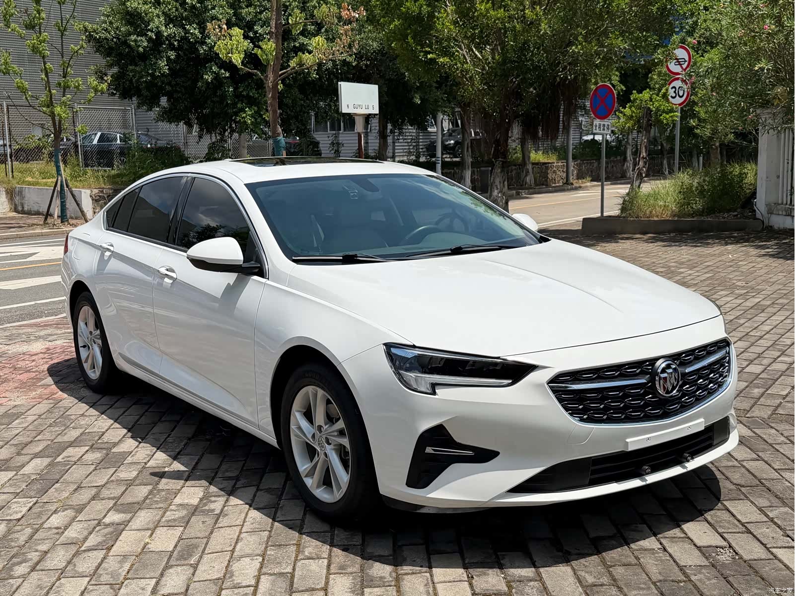 Buick Regal, 2021 2