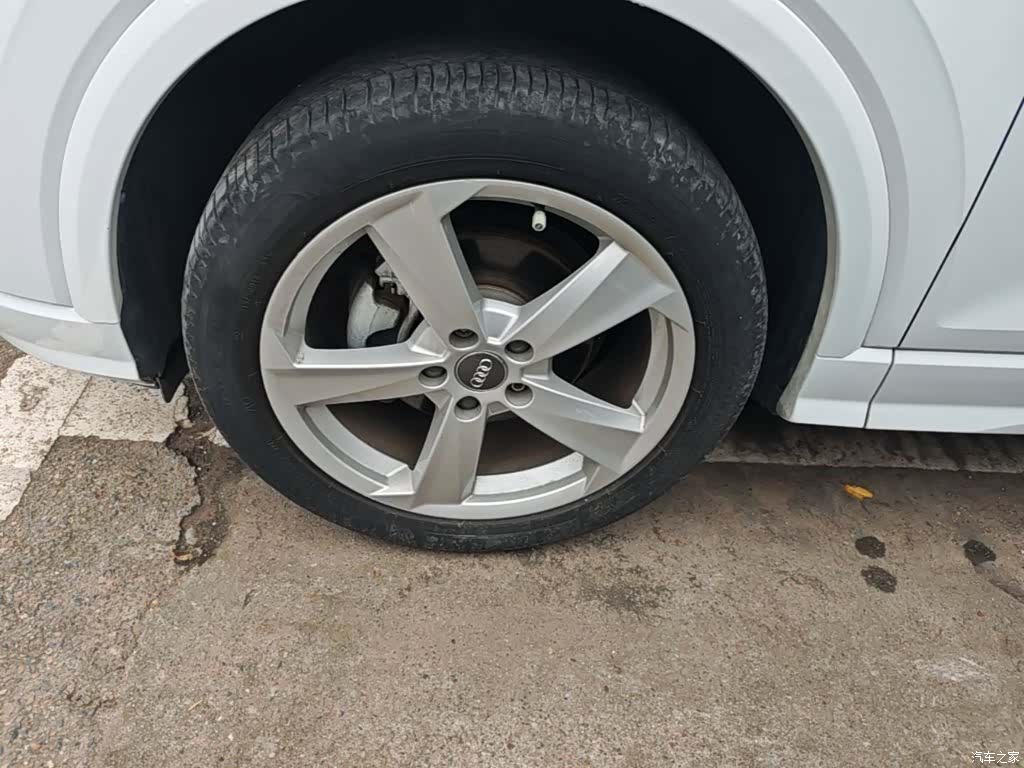 Audi Q2L, 2019 23