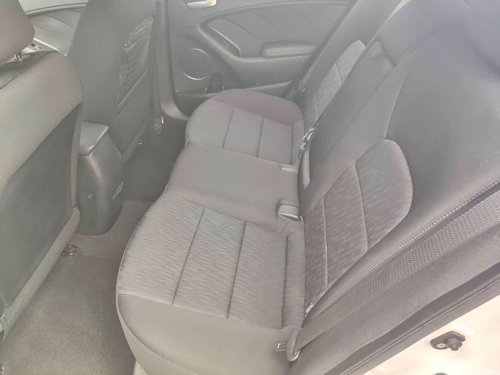 Kia K3, 2014 8