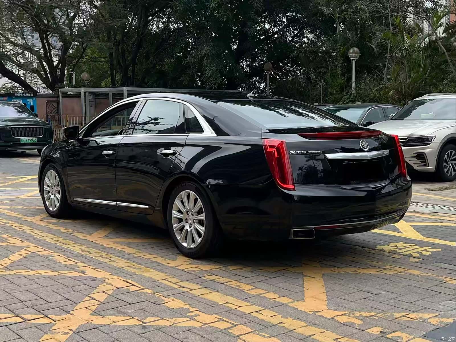 Cadillac XTS, 2013 11