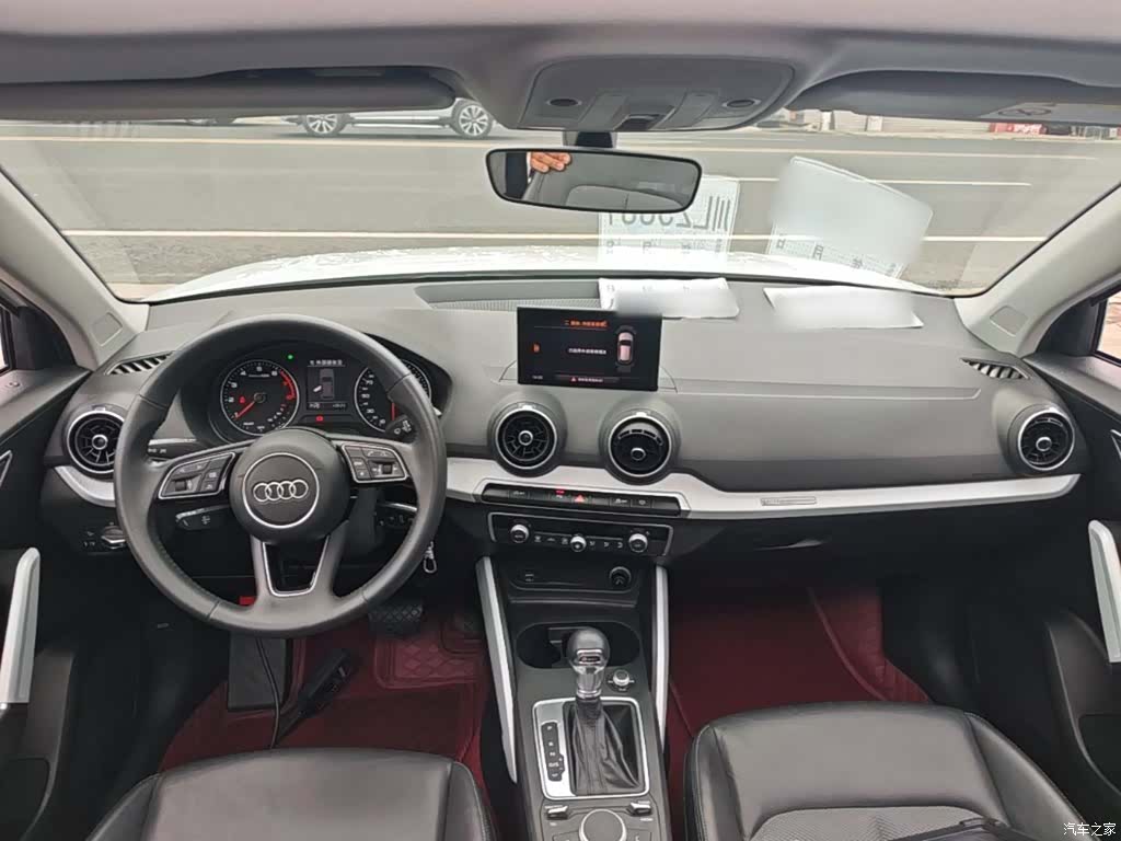 Audi Q2L, 2019 10