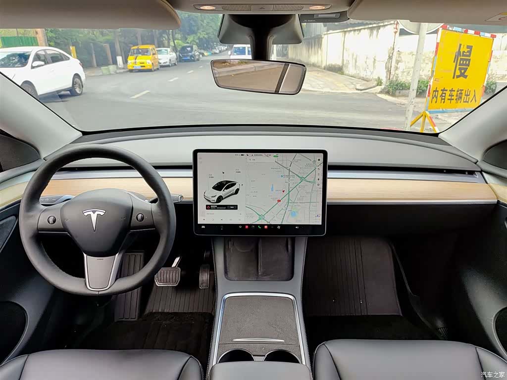 Tesla Model Y, 2021 10