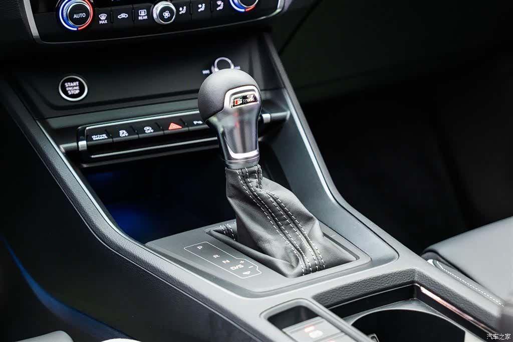 Audi Q3, 2024 14