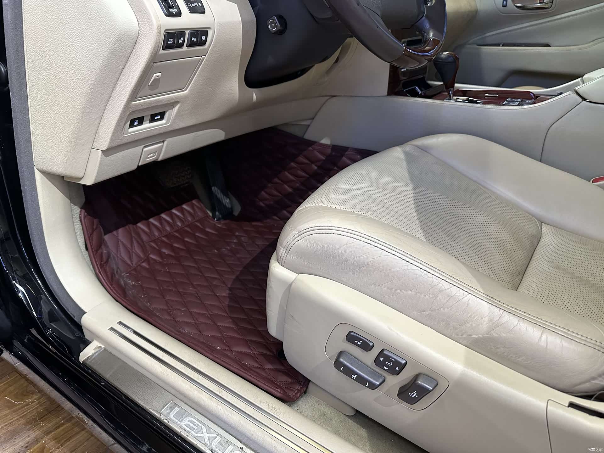 Lexus LS, 2012 10