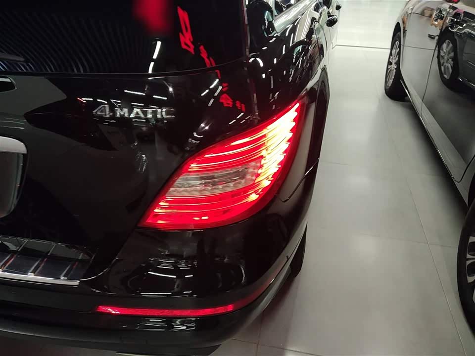 Mercedes-Benz R-class