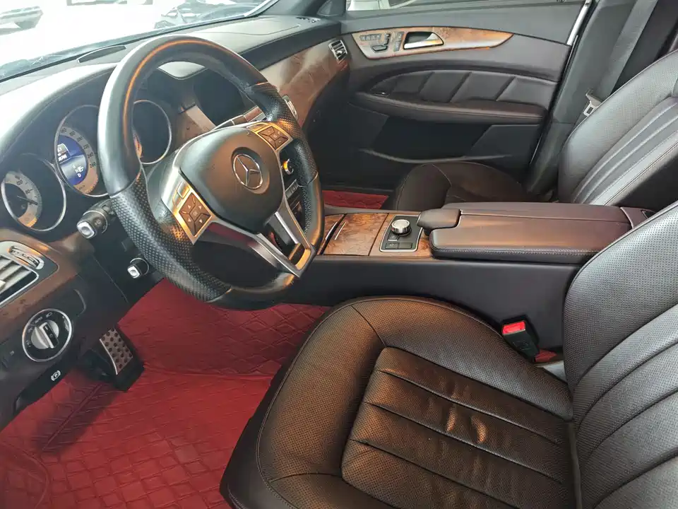 Mercedes-Benz CLS