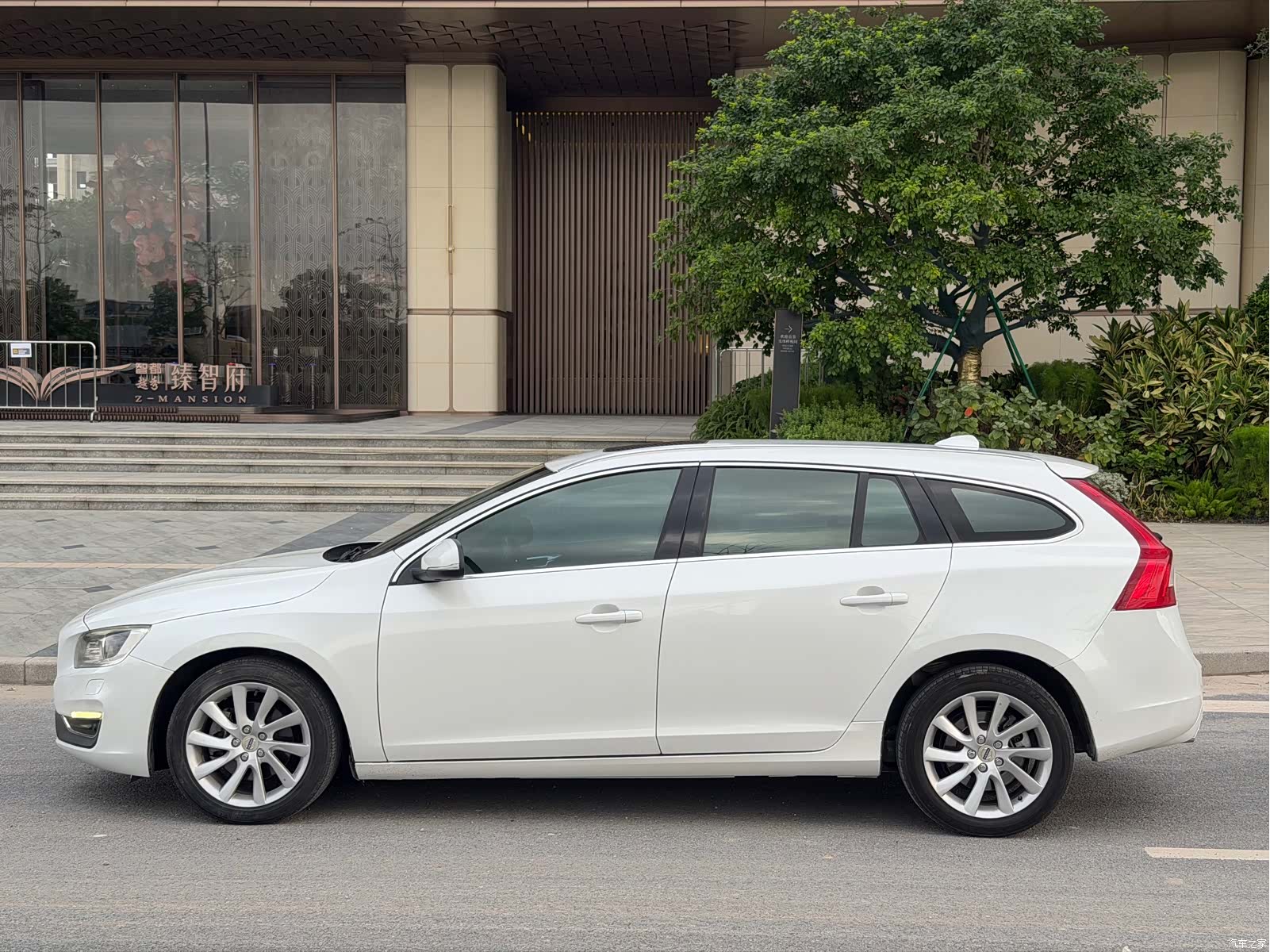 Volvo V60, 2014 4