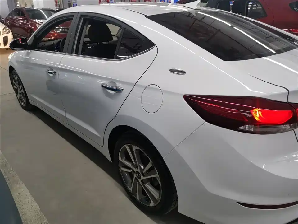 Hyundai Lead