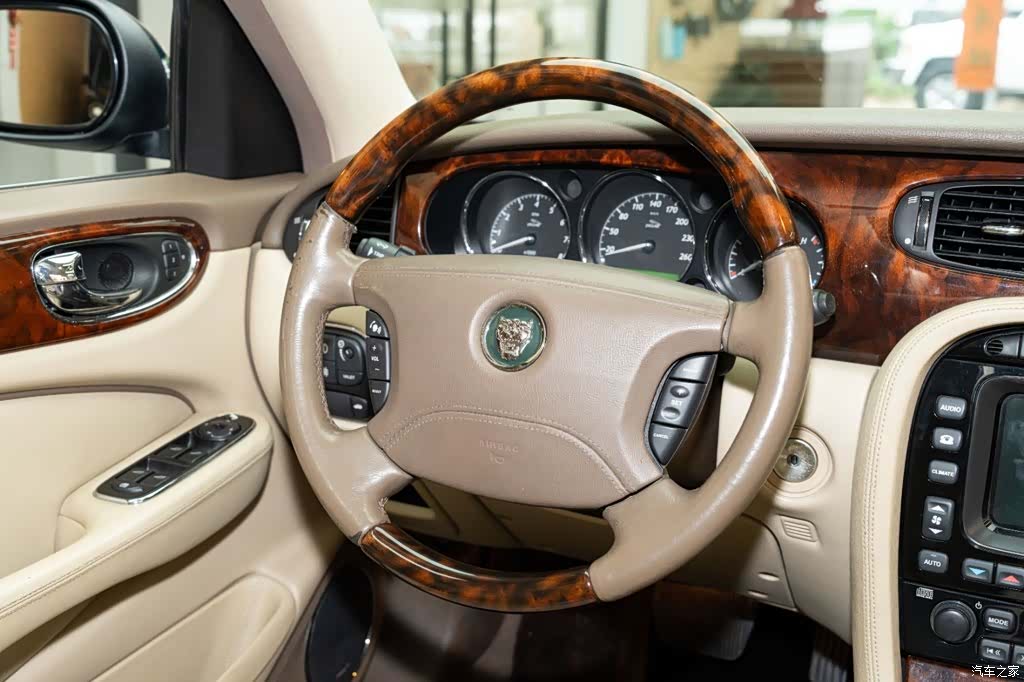 Jaguar XJ, 2006 11