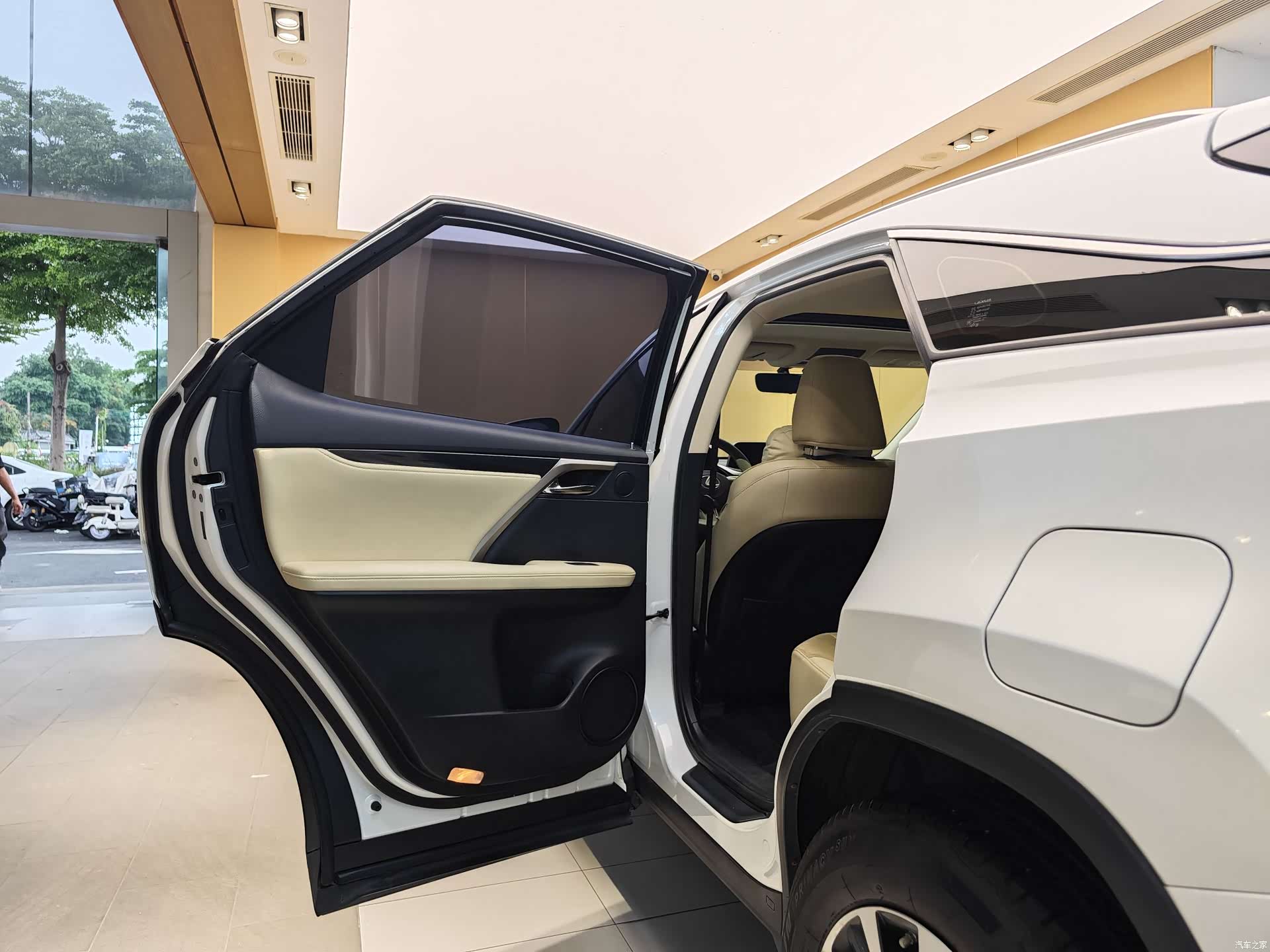 Lexus RX, 2022 24