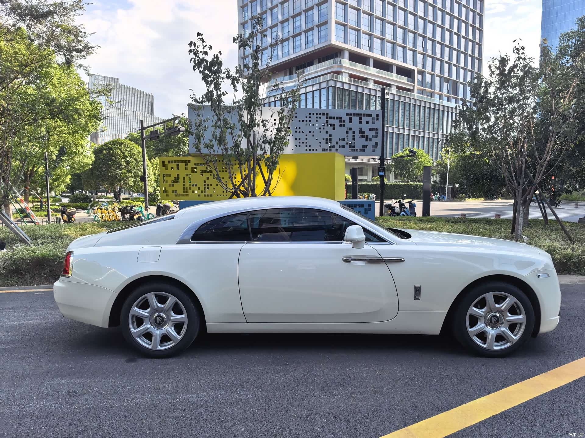 Rolls-Royce Wraith, 2022 14