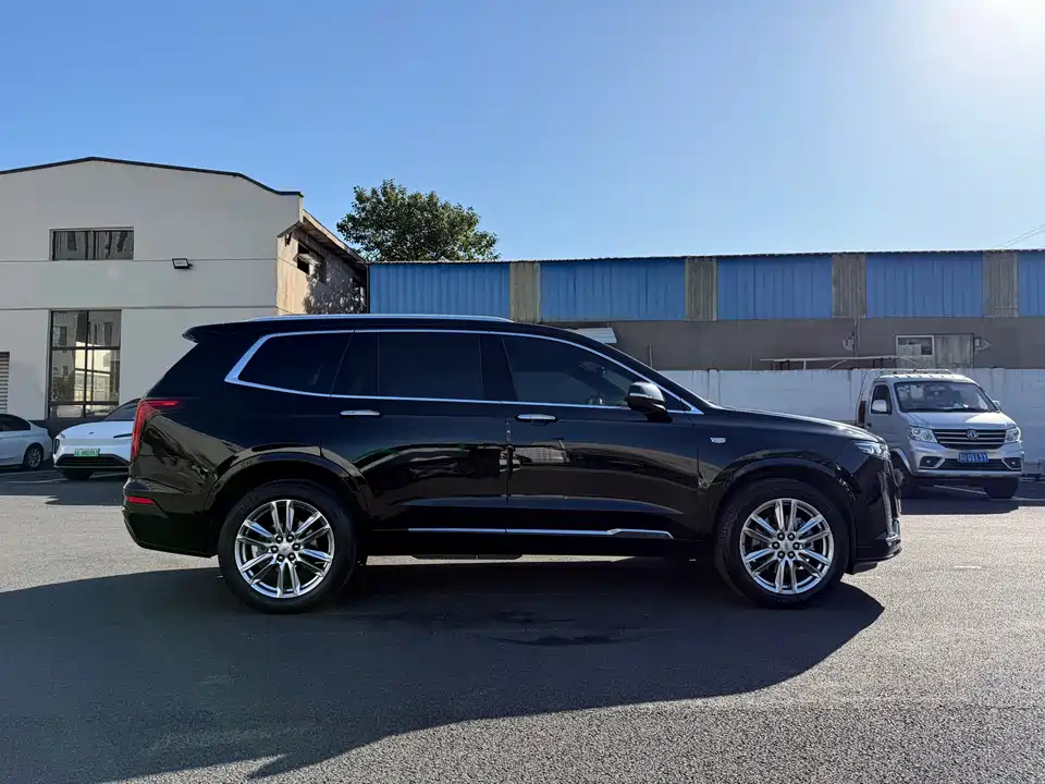 Cadillac XT6
