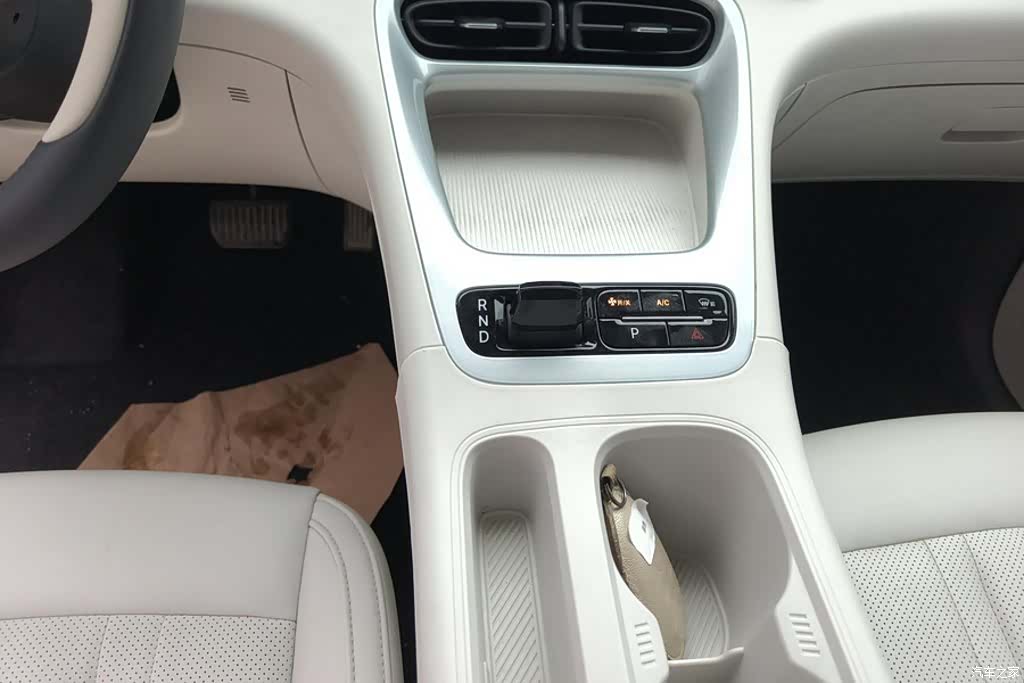 Geely Xingyuan, 2025 16