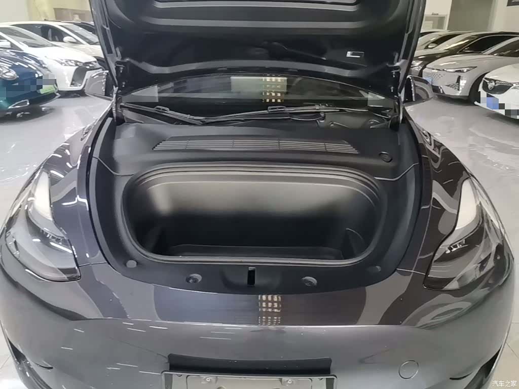 Tesla Model Y, 2024 20