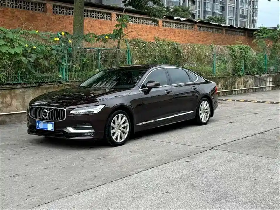 Volvo S90