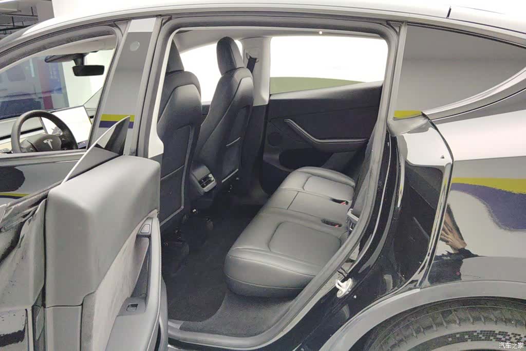 Tesla Model Y, 2021 11