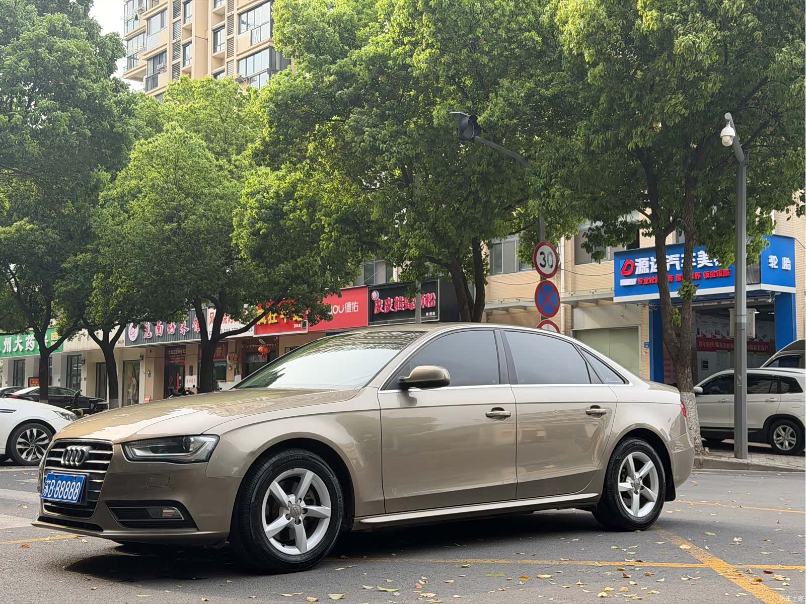 Audi A4L, 2014 3