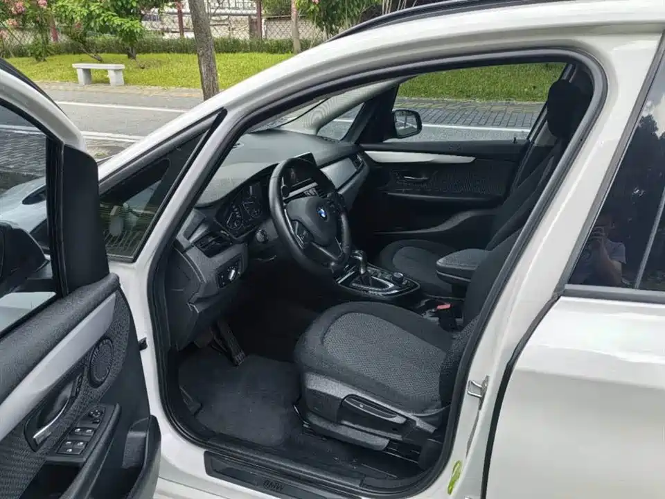 BMW 2 series station wagon