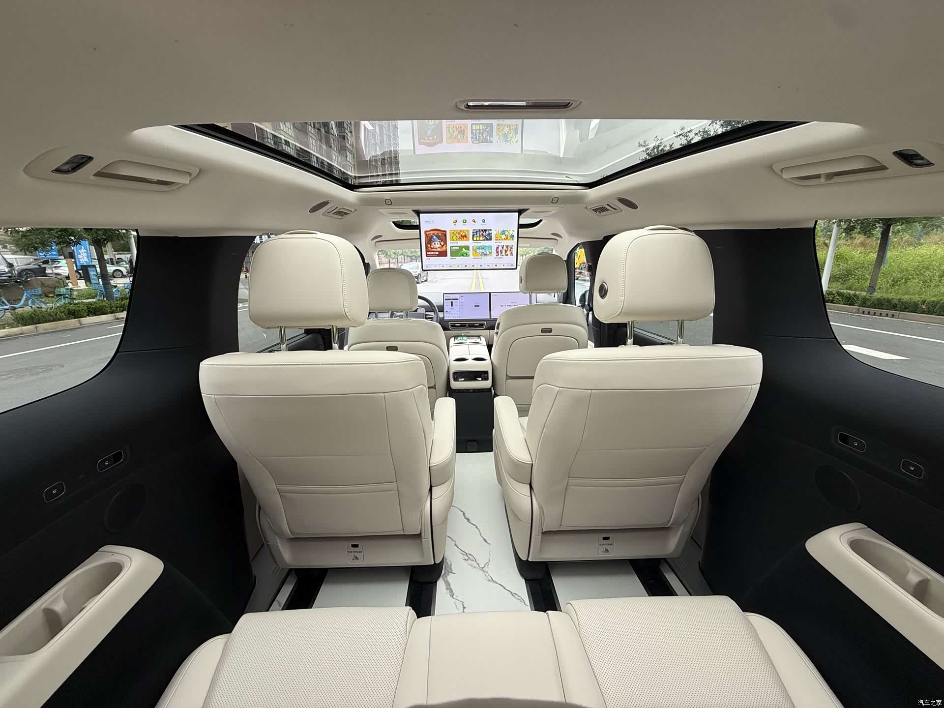 Li Auto MEGA, 2025 все фото