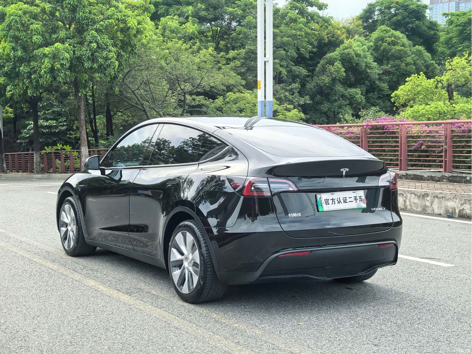 Tesla Model Y, 2022 16