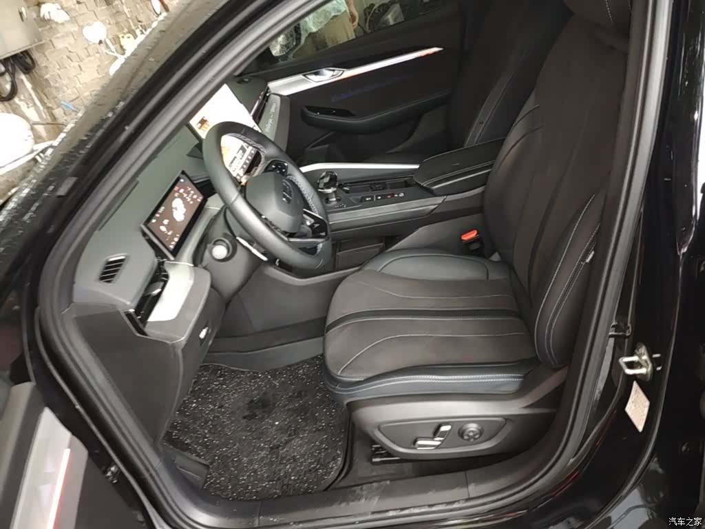 Geely Preface, 2025 15