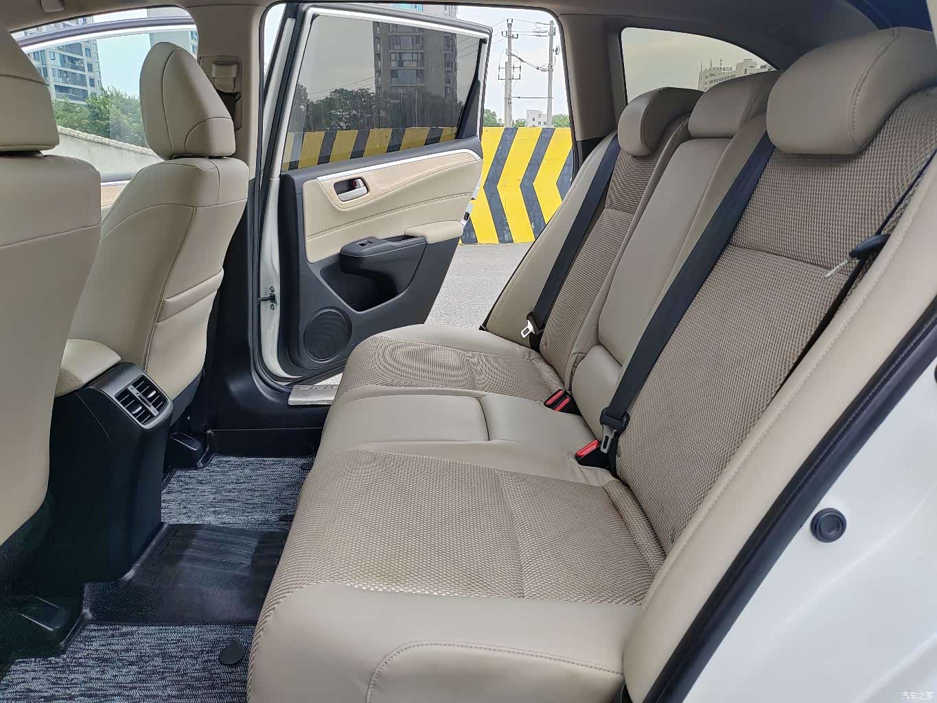 Honda Jade, 2015 12
