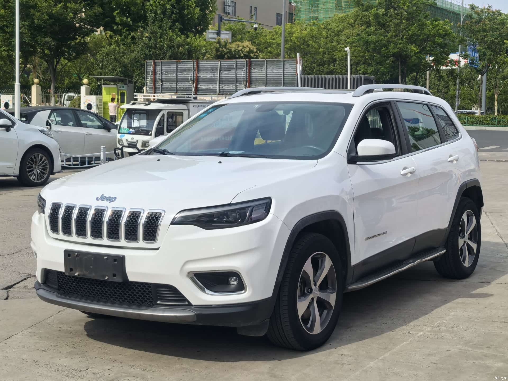 Jeep Cherokee, 2020 1