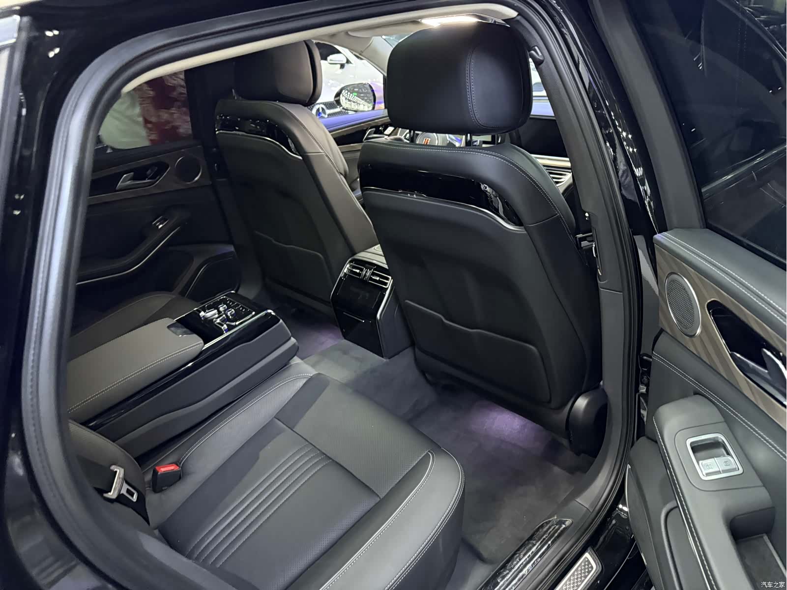Hongqi H9, 2020 7