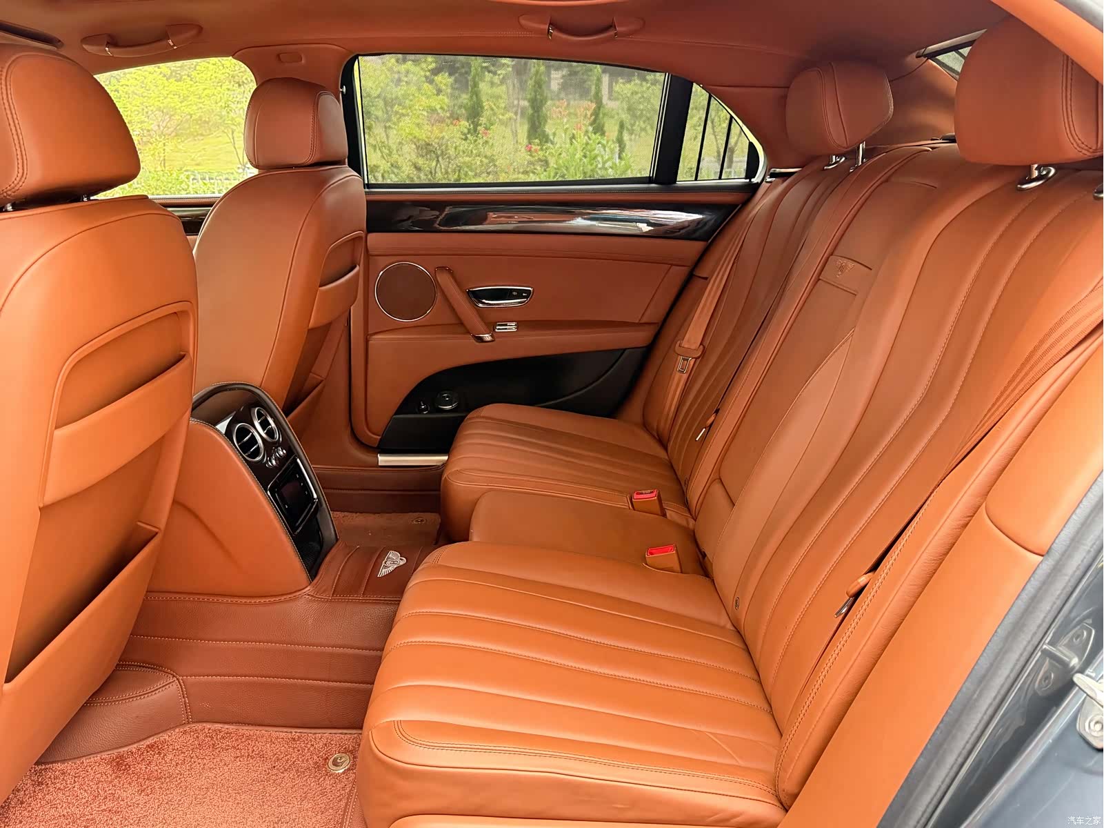 Bentley Flying Spur, 2016 8