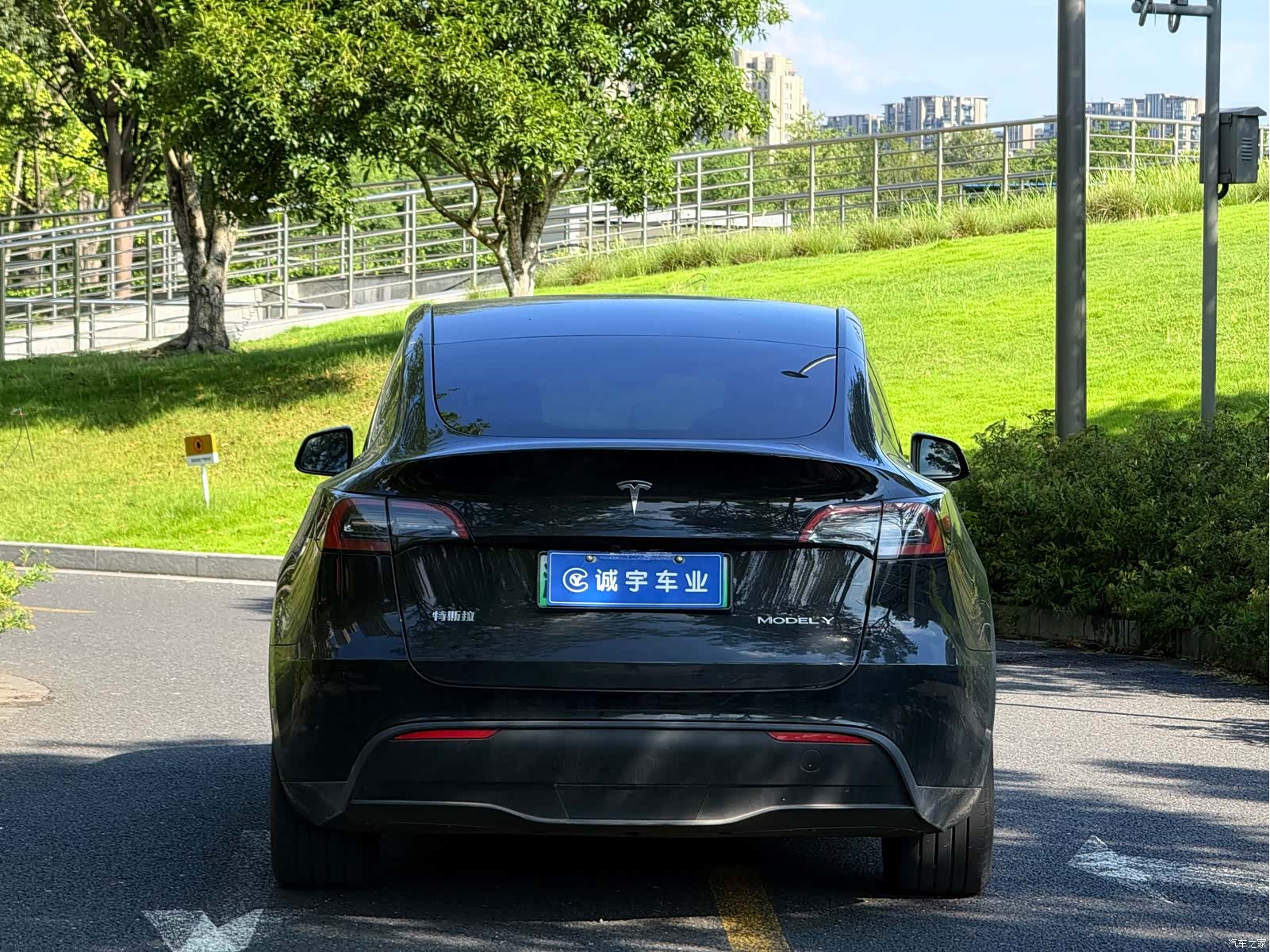 Tesla Model Y, 2024 16