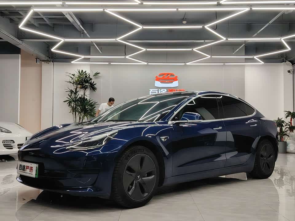 Tesla Model 3 Tesla Model 3