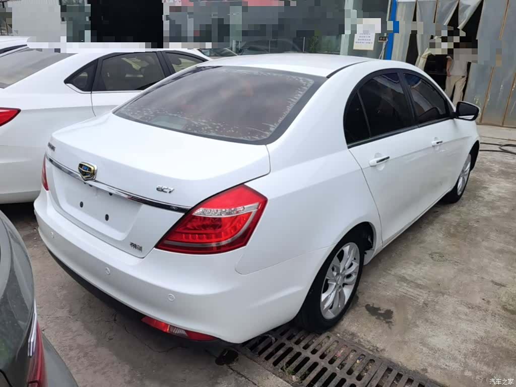 Geely Emgrand, 2015 7