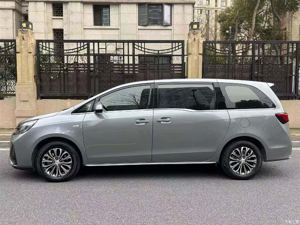 Buick GL8, 2023 все фото