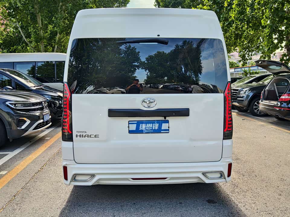 Toyota HIACE Toyota HIACE