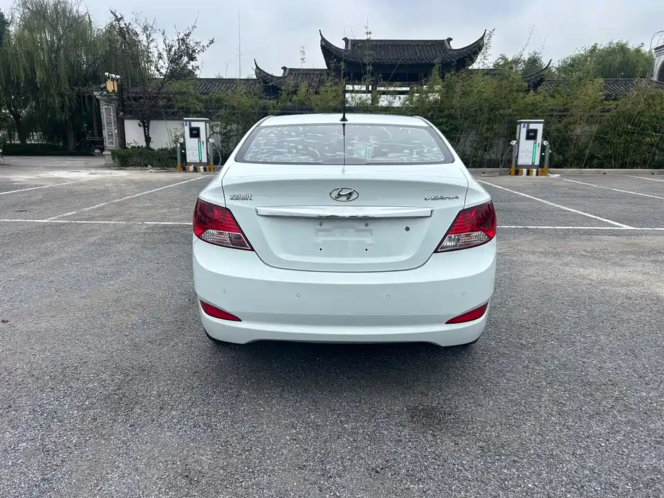 Hyundai Rena