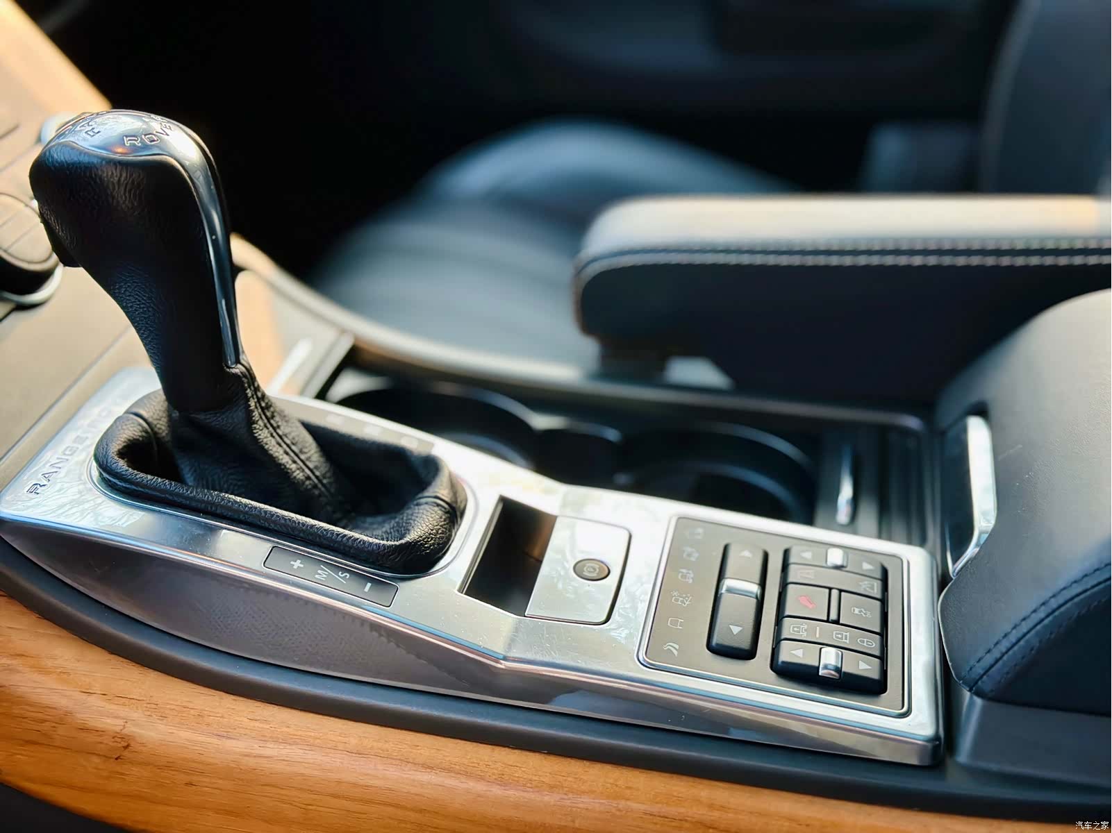 Land Rover Range Rover, 2012 30