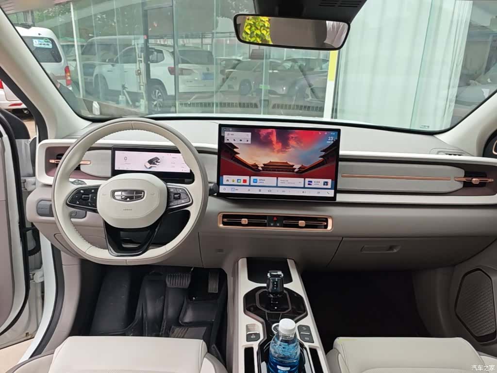 Geely Icon, 2025 10