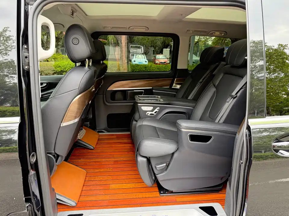 Mercedes-Benz V-class