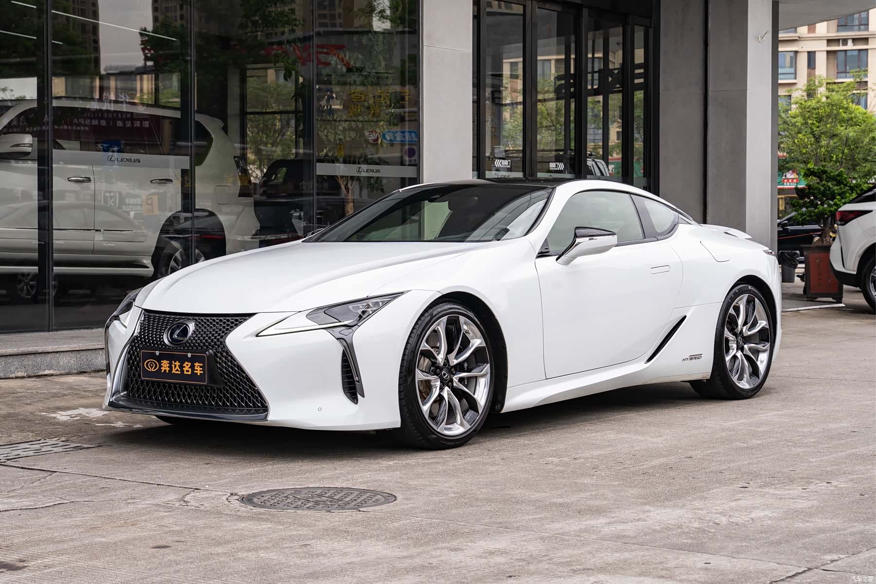 Lexus LC, 2019 1