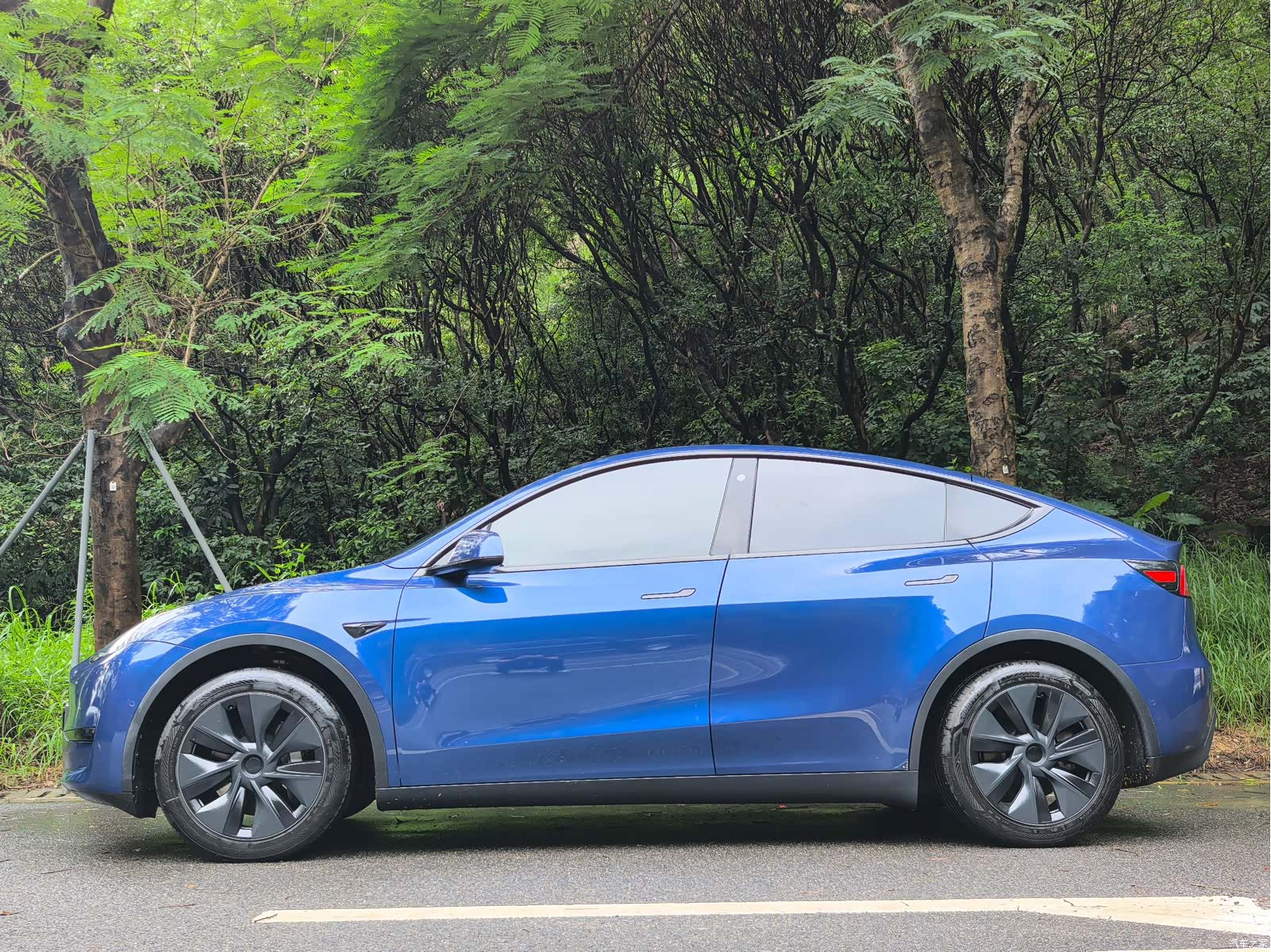 Tesla Model Y, 2023 4