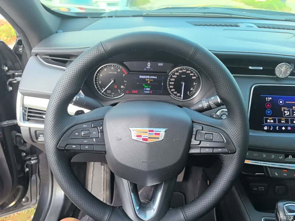 Cadillac XT4, 2018 11