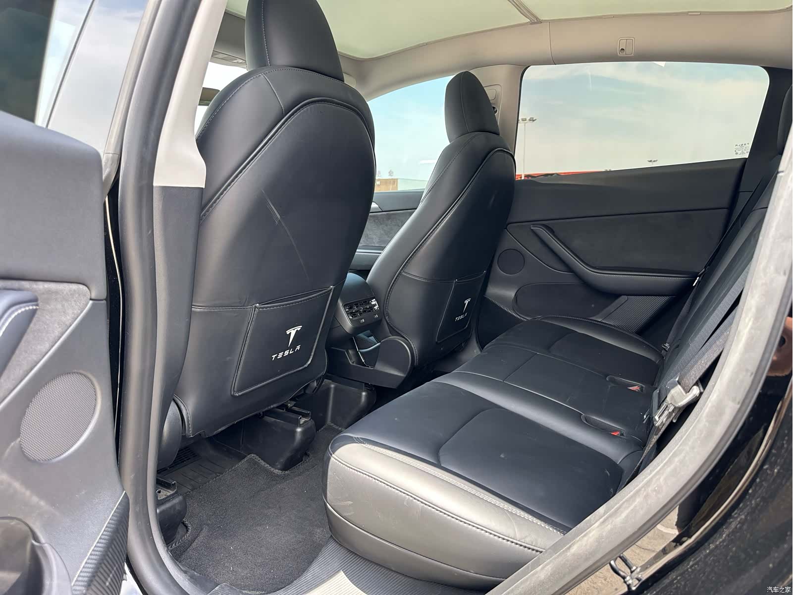 Tesla Model Y, 2024 9