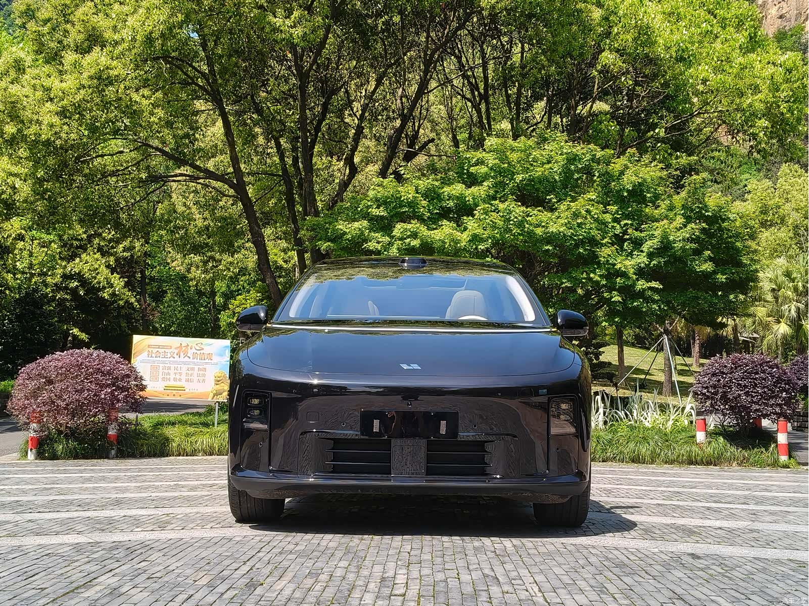 Li Auto i8, 2025 2