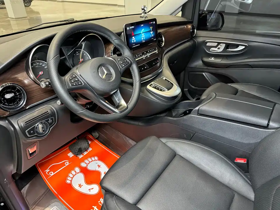 Mercedes-Benz V-class