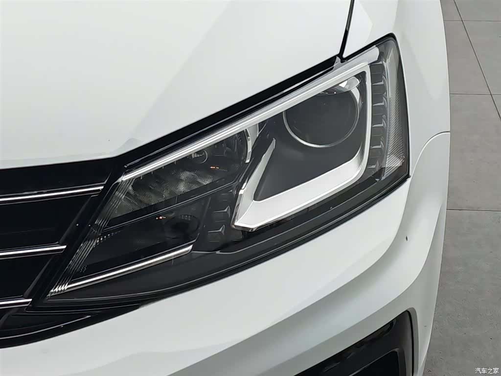 Volkswagen Sagitar, 2019 7