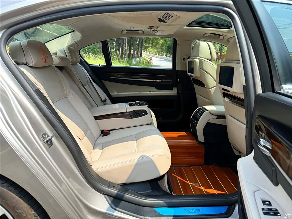 BMW 7 Series, 2012 19