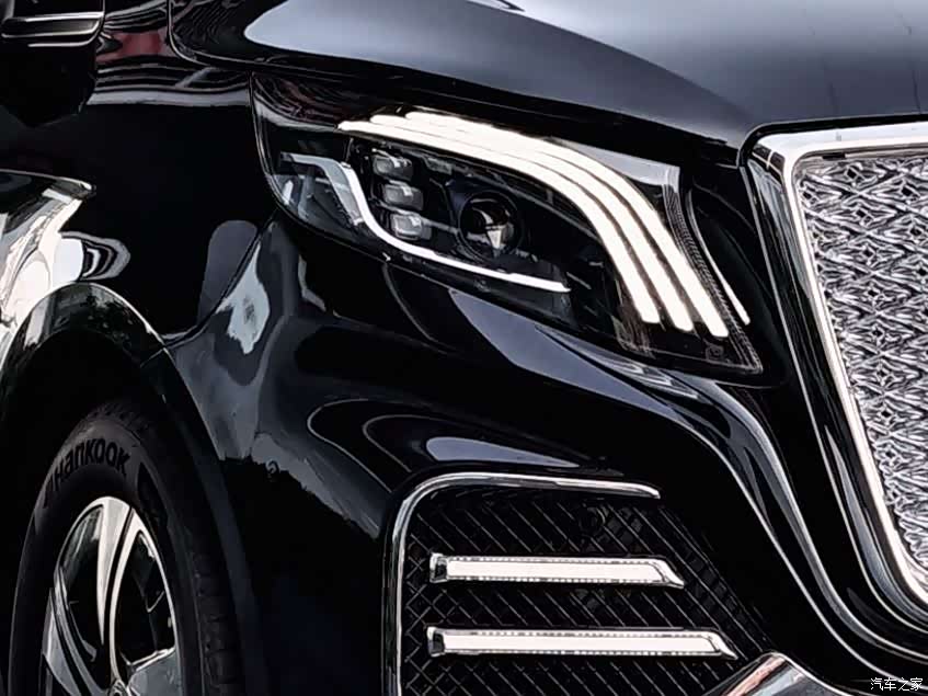 Mercedes-Benz 7, 2025 все фото